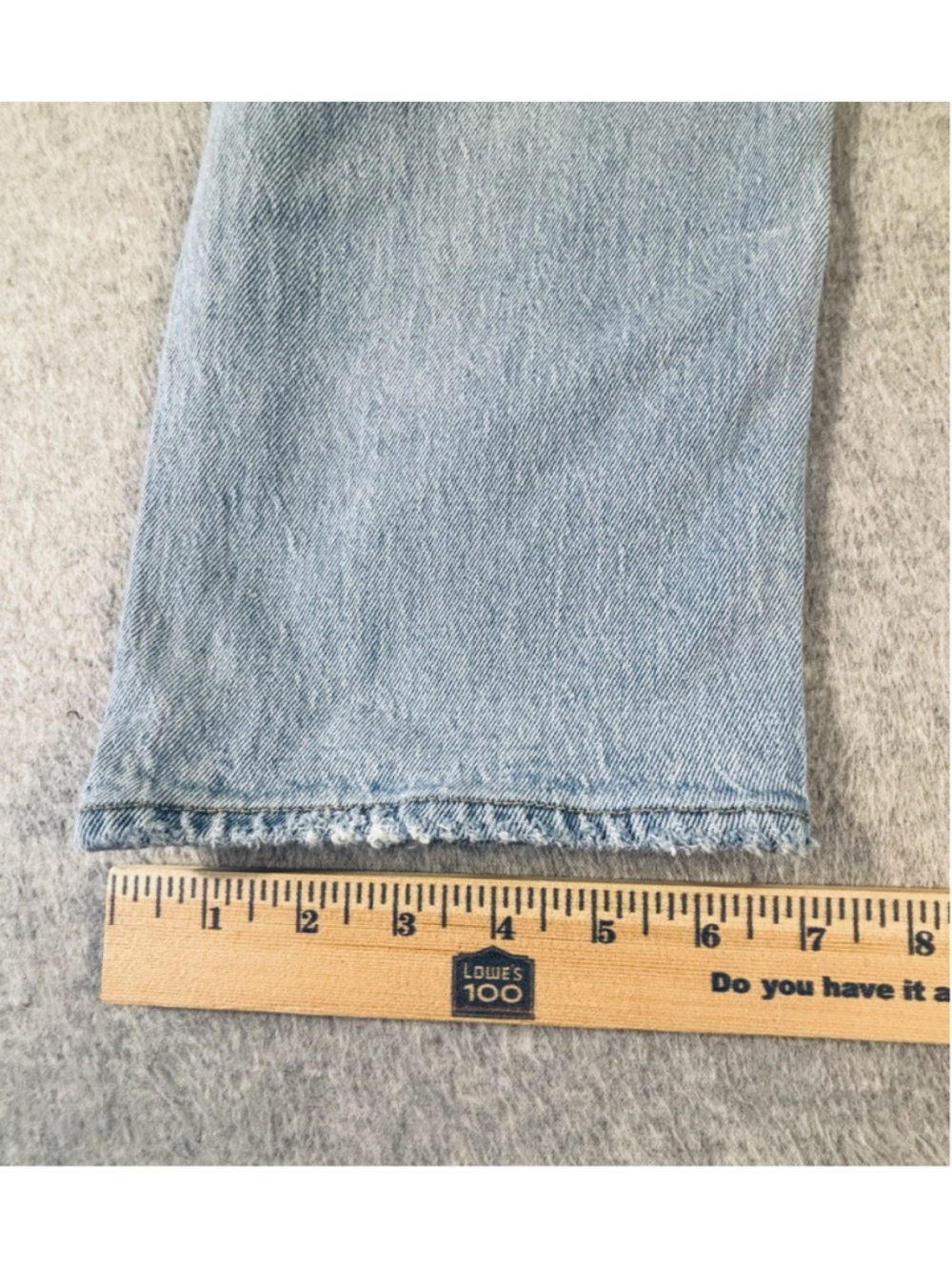 Levi’s Premium Wedgie Straight Jeans Women 29x28 Light Wash Distressed Denim - Picture 11 of 12